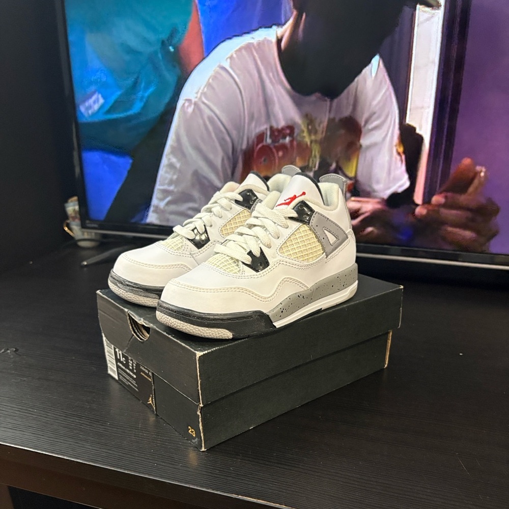 Kids AIR JORDAN CEMENT 4’s 🔥 size 11c. SUPER NEW IN BOX